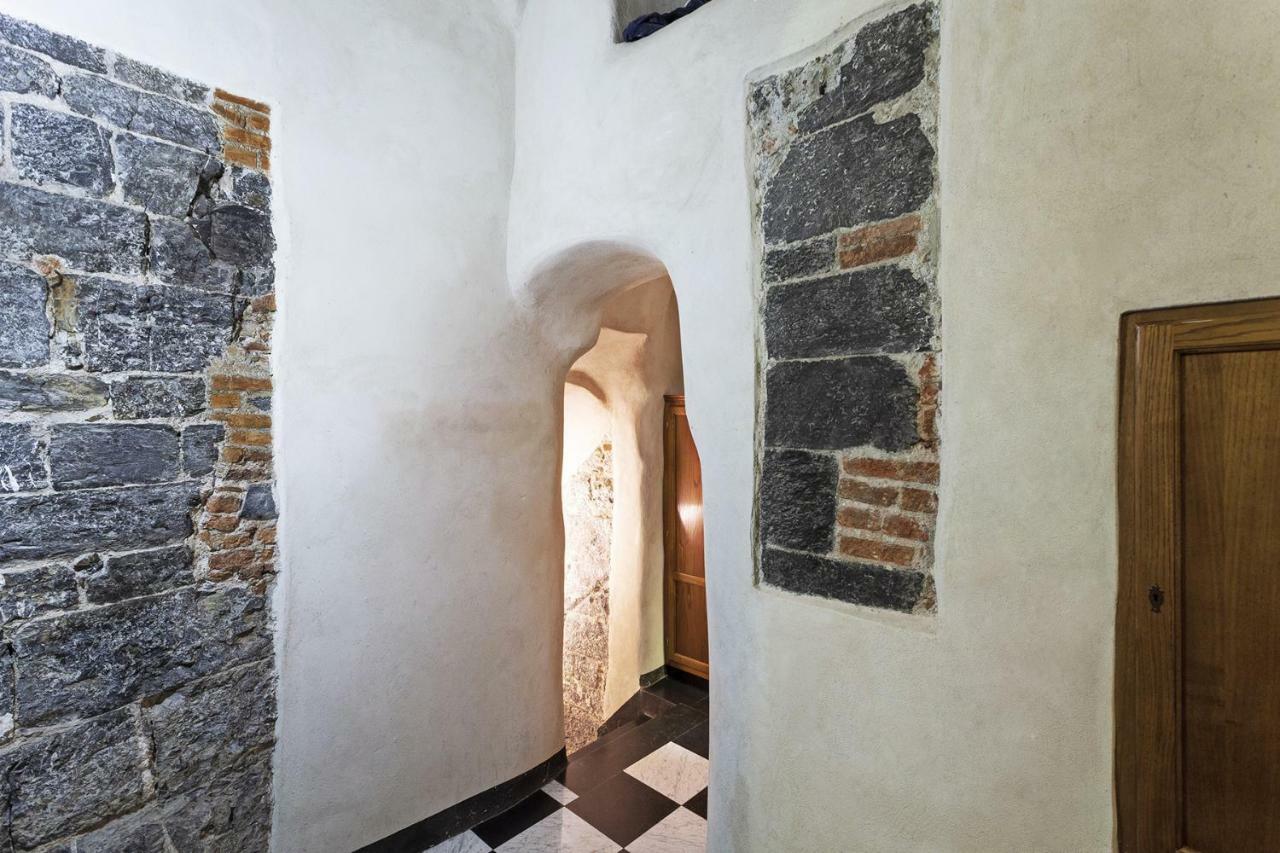 Wood And Stone Apartment In The Historical Center Cenova Dış mekan fotoğraf