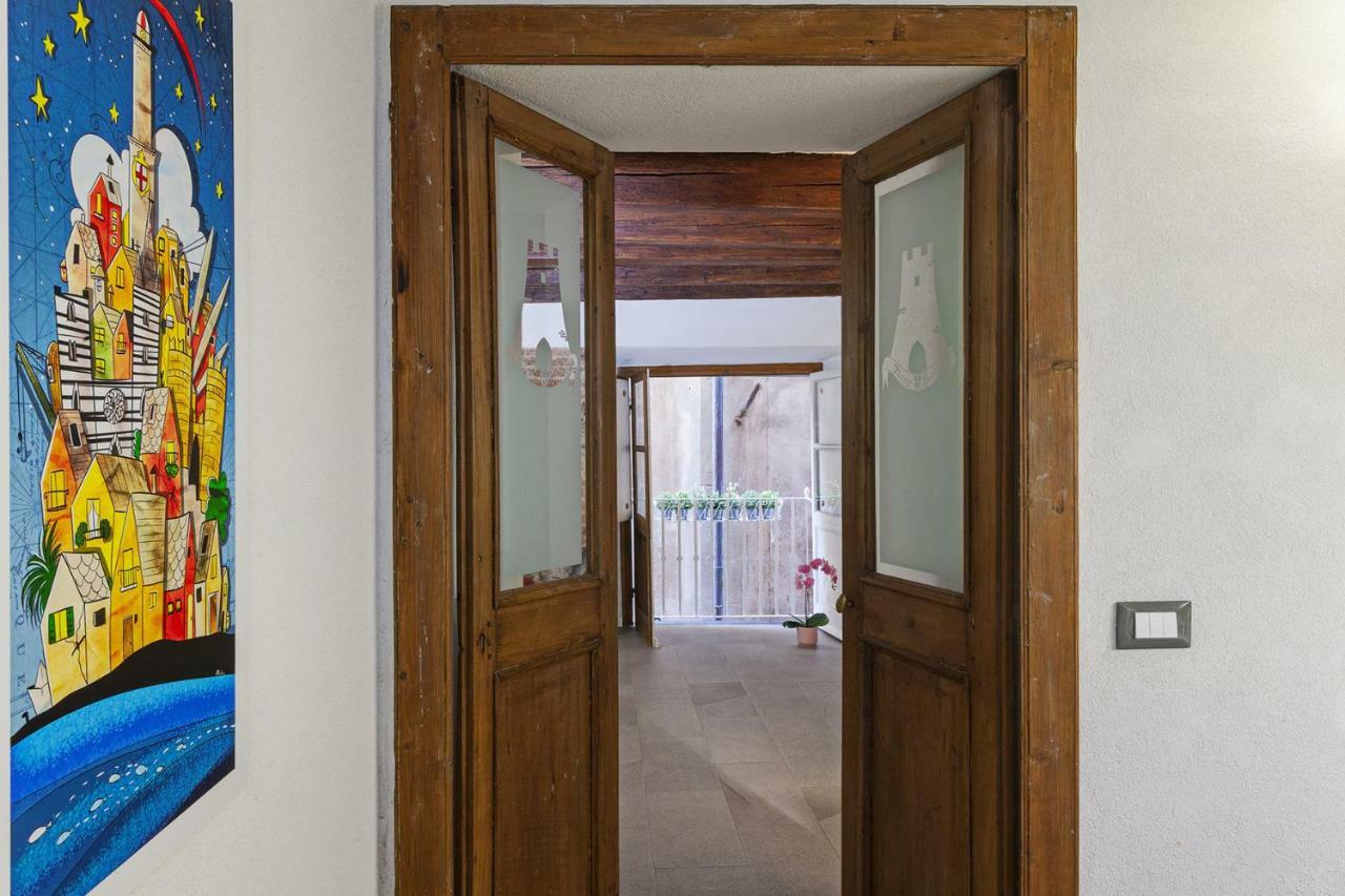 Wood And Stone Apartment In The Historical Center Cenova Dış mekan fotoğraf