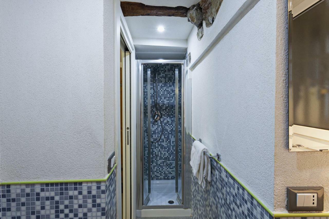 Wood And Stone Apartment In The Historical Center Cenova Dış mekan fotoğraf