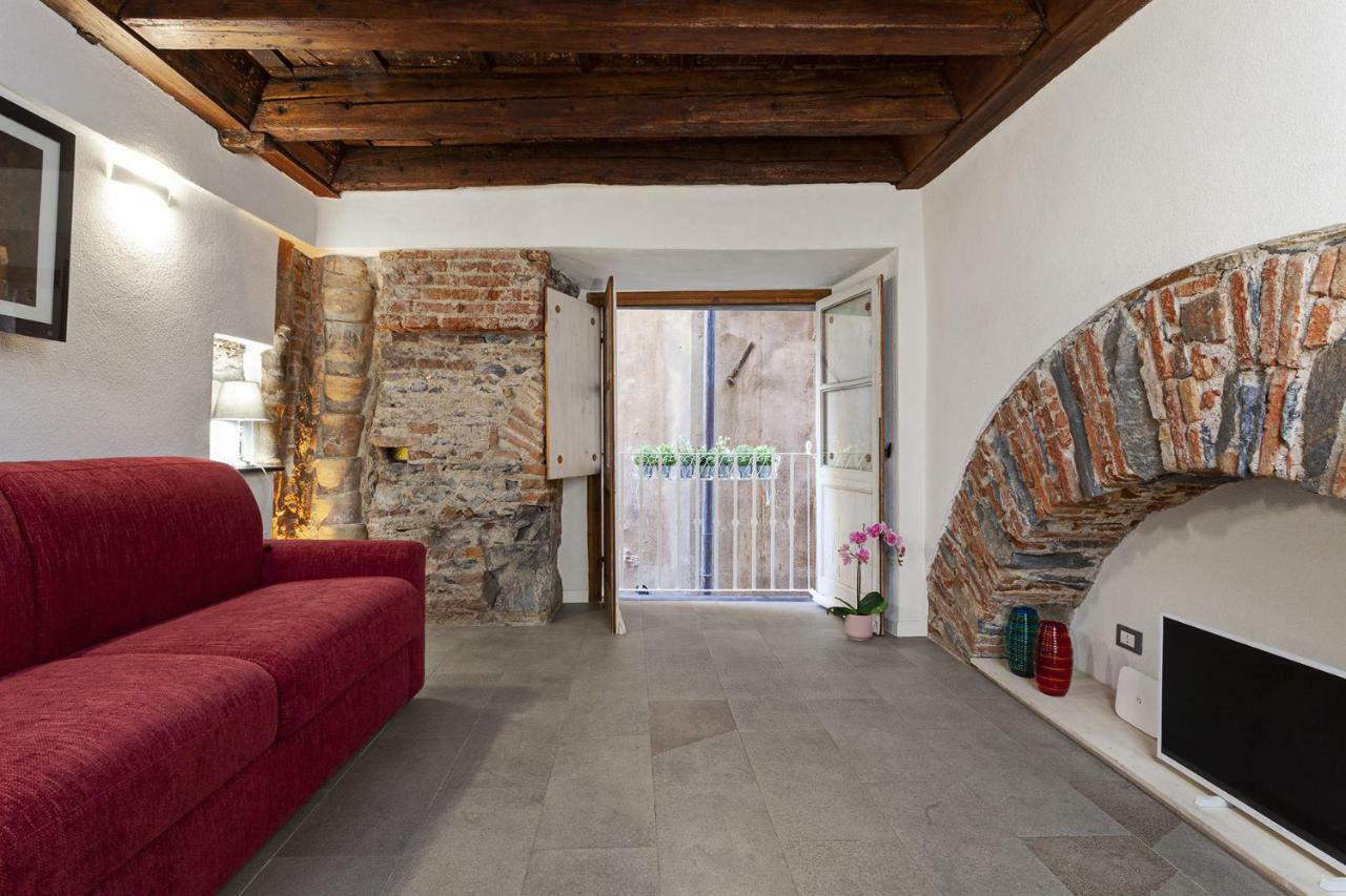 Wood And Stone Apartment In The Historical Center Cenova Dış mekan fotoğraf