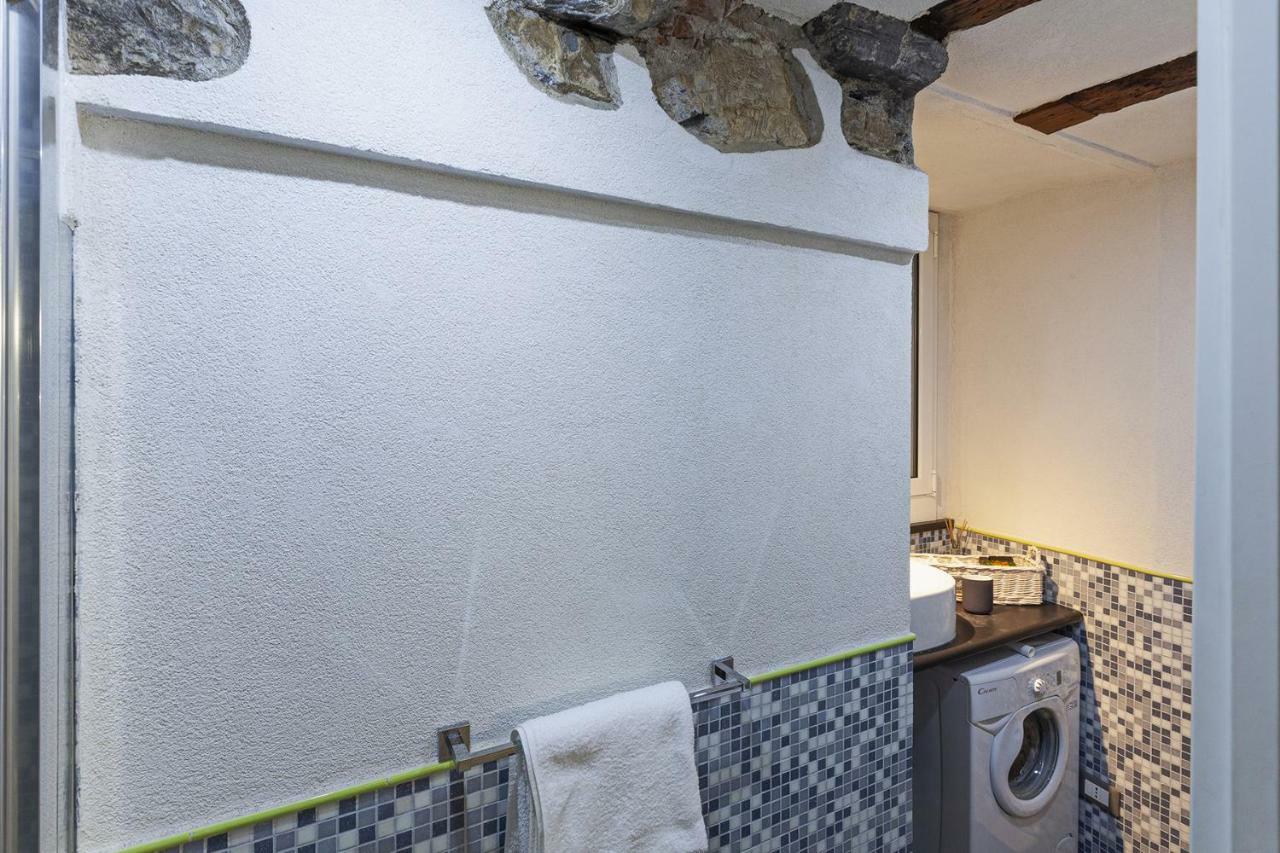 Wood And Stone Apartment In The Historical Center Cenova Dış mekan fotoğraf