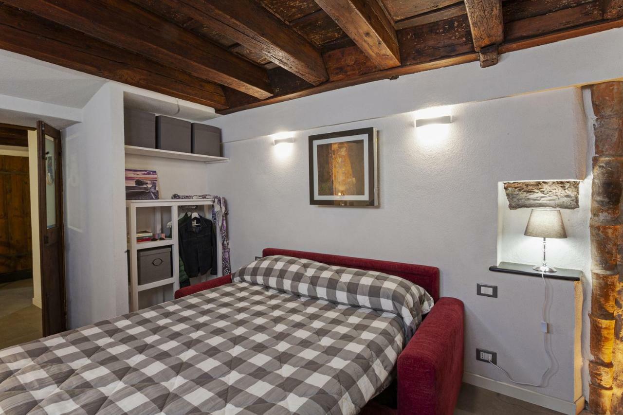 Wood And Stone Apartment In The Historical Center Cenova Dış mekan fotoğraf
